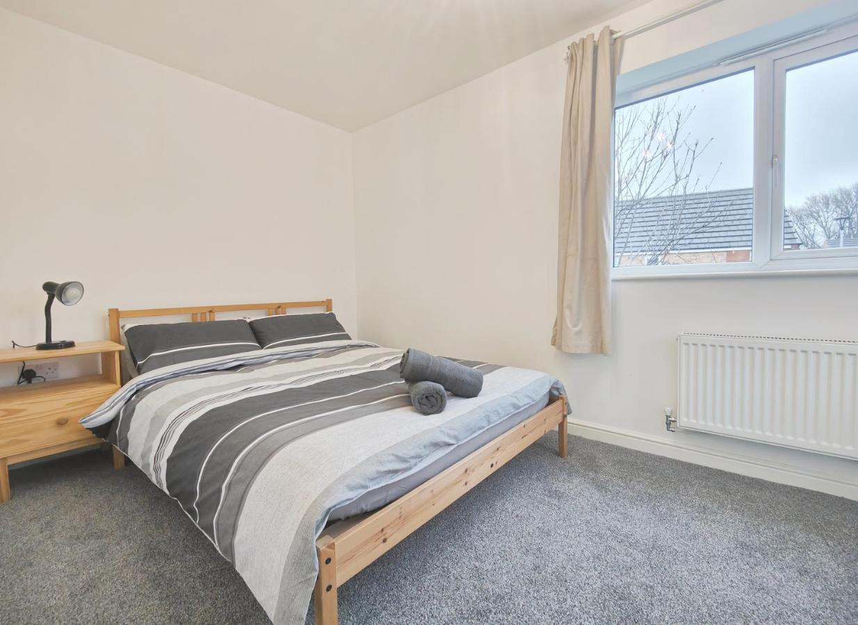 The Metcombe - Holiday Home With Free Parking 10 Minutes Walk To Etihad Stadium & Coop Live Arena Manchester Esterno foto