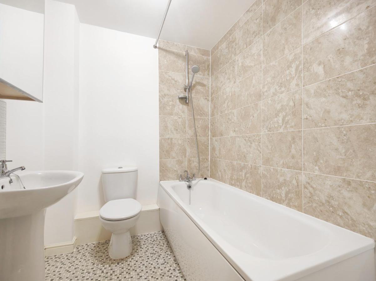 The Metcombe - Holiday Home With Free Parking 10 Minutes Walk To Etihad Stadium & Coop Live Arena Manchester Esterno foto